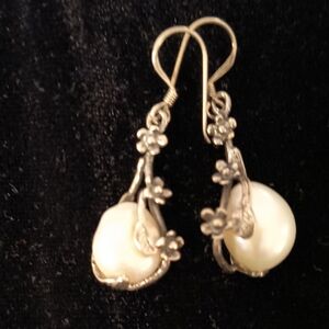Floral Silver Pearl Earrings